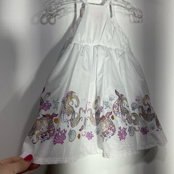 Isaac Mizrahi White Mermaid Hem sundress; sleeveless w/faux gold front button up - Picture 9 of 11